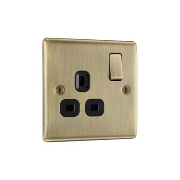 NXS ANT BRASS BLK 13A SINGLE SW SOCKET