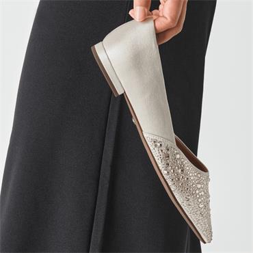 TAMARIS WOMENS FLAT SHOE - PEARL