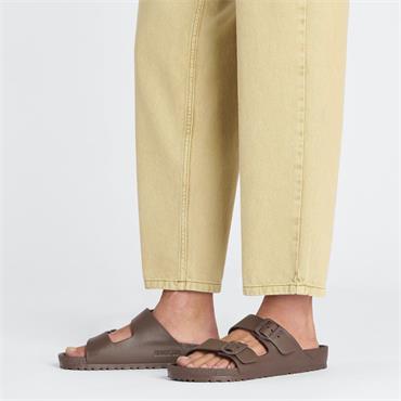 BIRKENSTOCK WOMENS ARIZONA SANDAL - ROAST