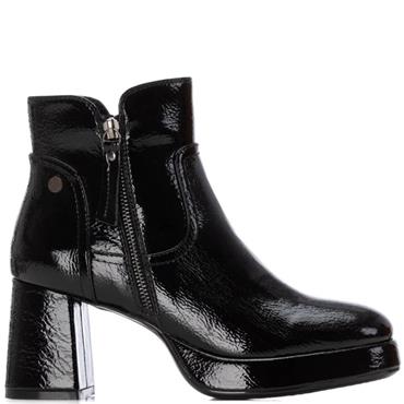 XTI WOMENS ZIP ANKLE BOOT - BLACK PATENT