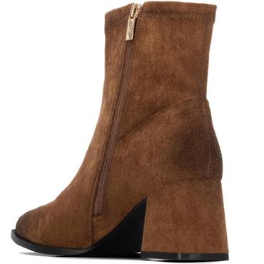 XTI WOMENS BLOCK HEEL ZIP ANKLE BOOT - CAMEL