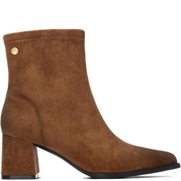 XTI WOMENS BLOCK HEEL ZIP ANKLE BOOT - CAMEL