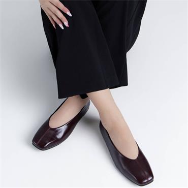 XTI WOMENS PU SHOE - BURGUNDY