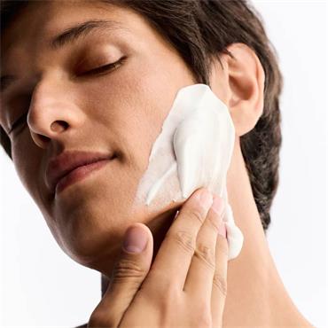 MEN BOOST ANTI-IRRITATION SHAVING FOAM 150ML