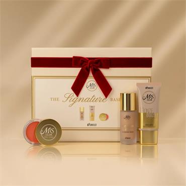 MRS GLAM THE SIGNATURE BASE EDIT GIFT SET