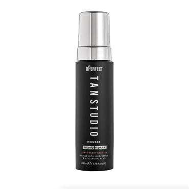 TAN STUDIO MOUSSE MEDIUM-DARK STRAWBERRY SCENTED