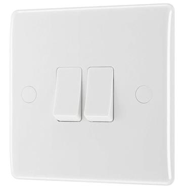 Luceco 10Ax 2G 2W Switch White