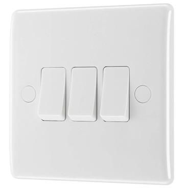 Luceco 10Ax 3G 2W Switch White