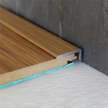 Trojan Angle Edge Dark Oak 2.7M A31/09/270