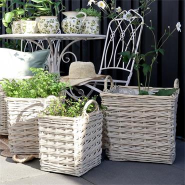 SQUARE FRENCH BASKET WITH PLASTIC LINER MEDIUM