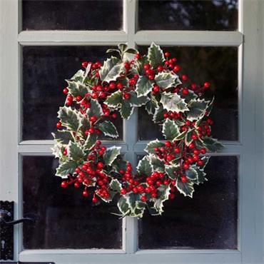 HOLLY BERRY WREATH 50CM