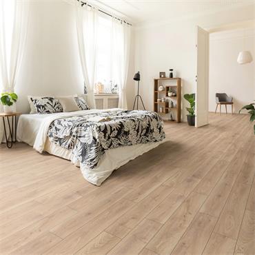 BROOKLYN OAK FLOORING 12MM K453 1.52YD PER PACK