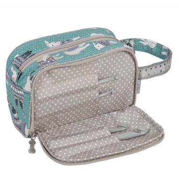 Crochet bag with Hook Storage