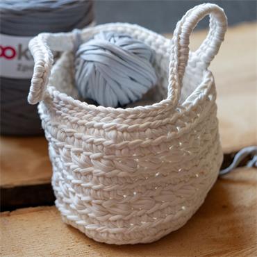 Hooked DIY Crochet Kit Zpagetti Basket Revisto Off White
