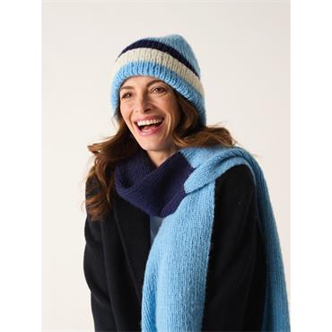Sirdar Booklet 10886 Wrap Me Up Scarf in Soft Down