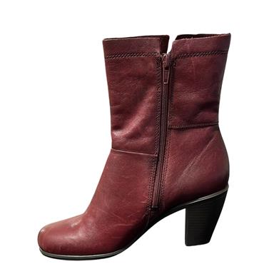 ECCO MID CUT ZIP ANKLE BOOT - WINE