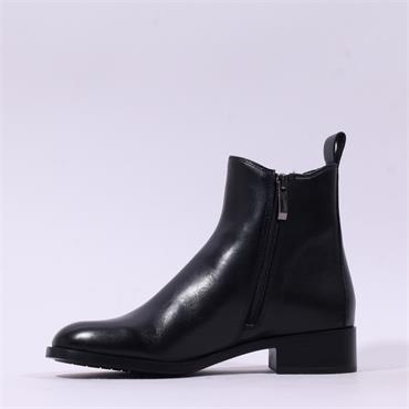 Tamaris Areti Classic Chelsea Boot - Black Leather