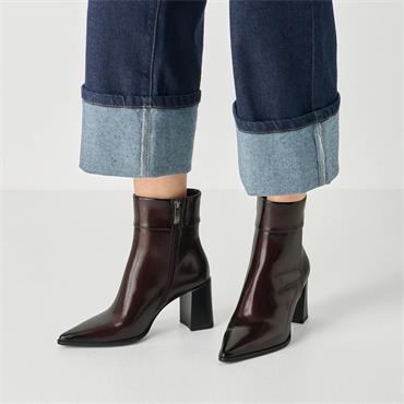 Tamaris Loulia Point Toe Block Heel Boot - Merlot