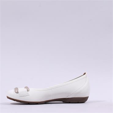 Gabor Raven Square Buckle Low Pomp - Latte Cream