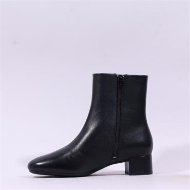Ecco Women Liva 35 Low Heel Boot - Black Leather