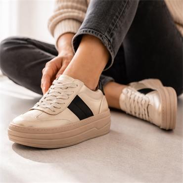 Gabor Steam Platform Gumsole Trainer - Gold Black