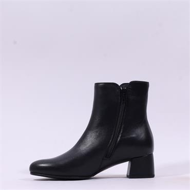 Gabor Abbey Block Heel Ankle Boot - Black Leather