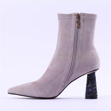 Kate Appleby Shoes I Vaughan Shoes