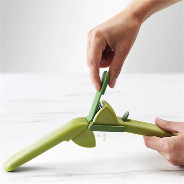 Joseph Joseph Green Force Garlic Press - Green
