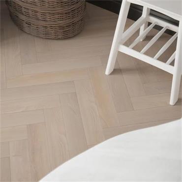 Larissa Oak Herringbone 90x12mm (per Pack)