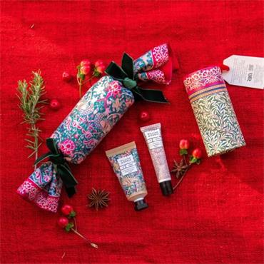 William Morris Use and Reuse Cracker