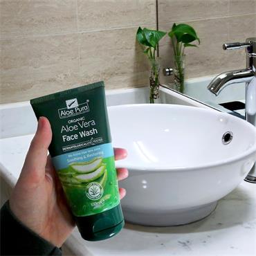 Aloe Pura Face Wash