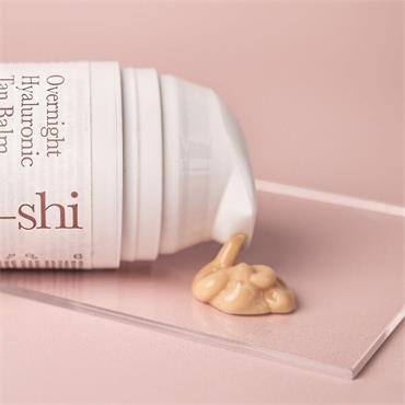 he shi Overnight Hyaluronic Tan Balm
