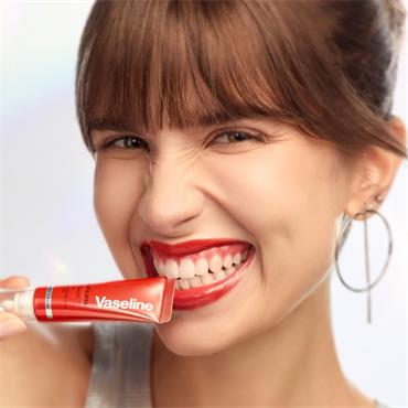 Vaseline Gluta Hya Lip Serum Gloss Cherry Crush