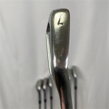 Titleist 620 CB 4-PW (-0.5") AMT Stiff Steel Irons Gents RH