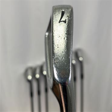 Titleist 690CB 3-PW DG Stiff Steel Irons Gents RH