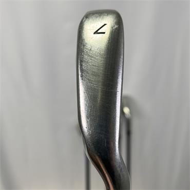 TaylorMade R7 5-9i (NO 8 Iron) Stiff Graphite Irons Gents RH