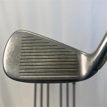 TaylorMade M5 4-PW Stiff Steel Irons Gents RH