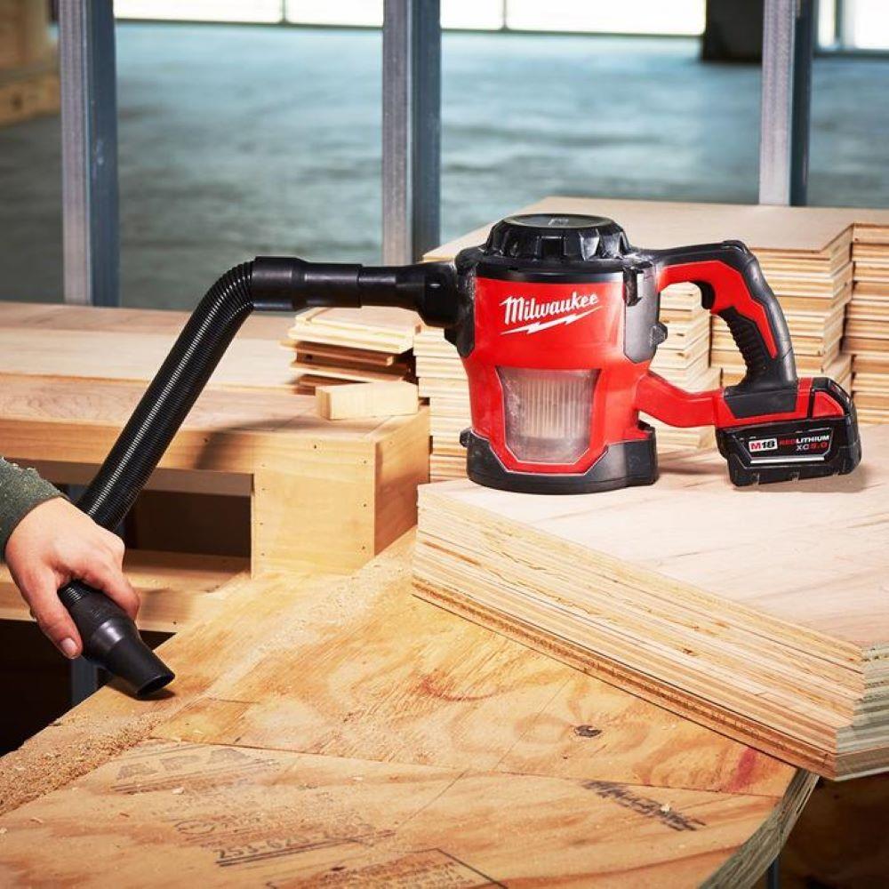 Milwaukee Hand Vacuum Body Only M18CV0 4933459204 Powertool.ie