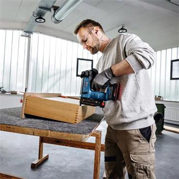 Bosch GNH 18V-35 - Professional Cordless Wood Nailer - Body Only - 0601482700