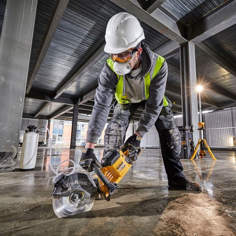 DeWalt 54v FlexVolt CutOff CONSAW Saw (230mm) (Body Only) Powertool