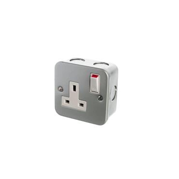 POWERMASTER 1 GANG METAL SOCKET SWITCHED