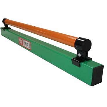 BRUTUS  AUSSI HAND SCREED 1500MM