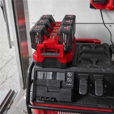 Milwaukee M18MPC6UK 6 Bay Mobile Charger
