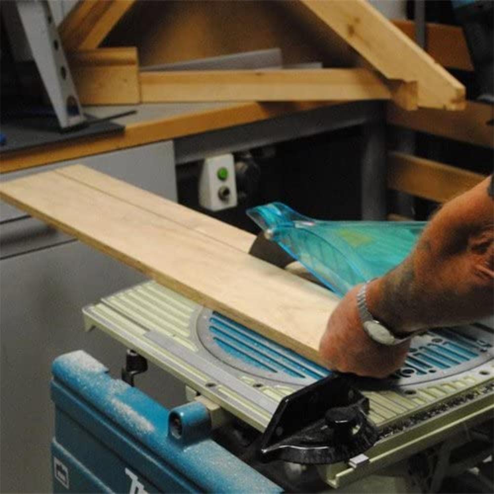 Makita LF1000 Flip Over Table Saw/Mitre Saw 260mm Toolfix Dundalk