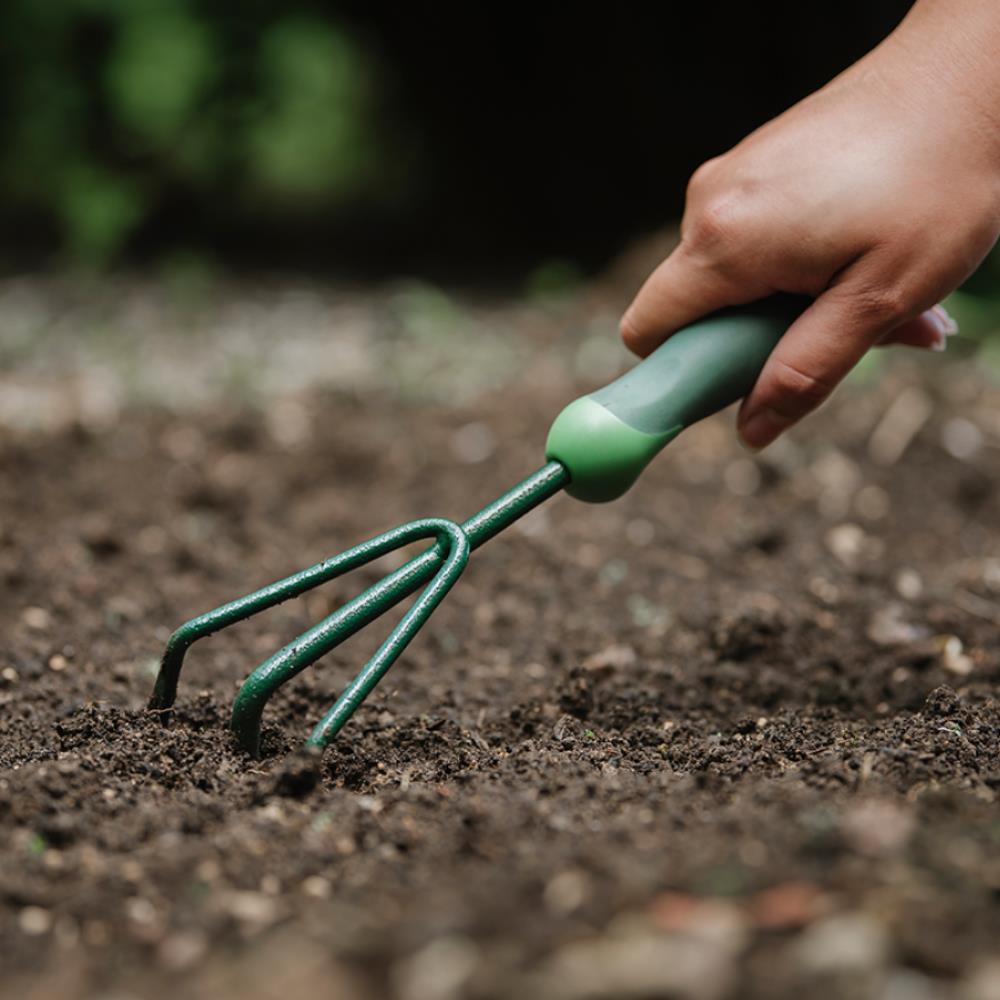 GMT Hand 3 Prong Cultivator ecostore.ie Ireland