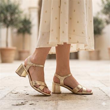 XTI 145344 SANDAL - GOLD