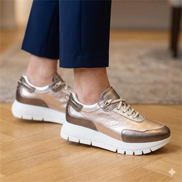 JOSE SAENZ 2287 TRAINER - METALLIC
