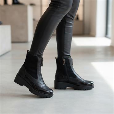 KATE APPLEBY LAGGAN SHOE - Black