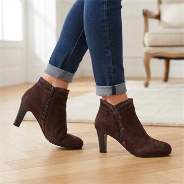 KATE APPLEBY PEAKIRK BOOT - BROWN