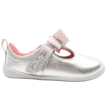 CLARKS ROAMER TRIM T PREWALKER SHOE - SILVER F